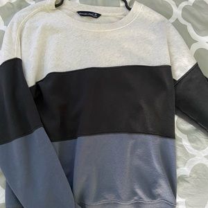 Women’s color blocked crew